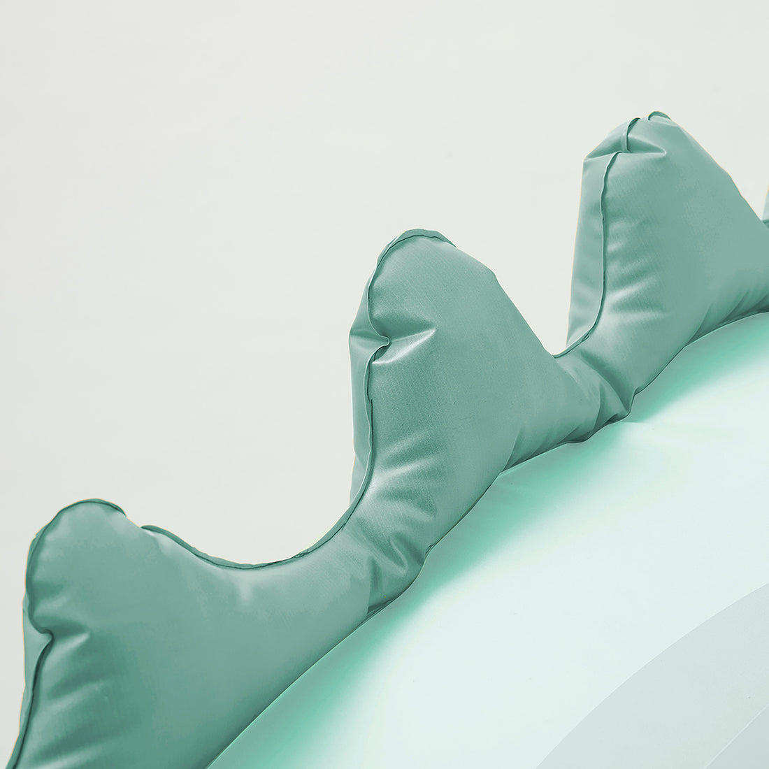 sunnylife-inflatable-giant-sprinkler-dinosaur-sunl-s2pspgdi- (3)
