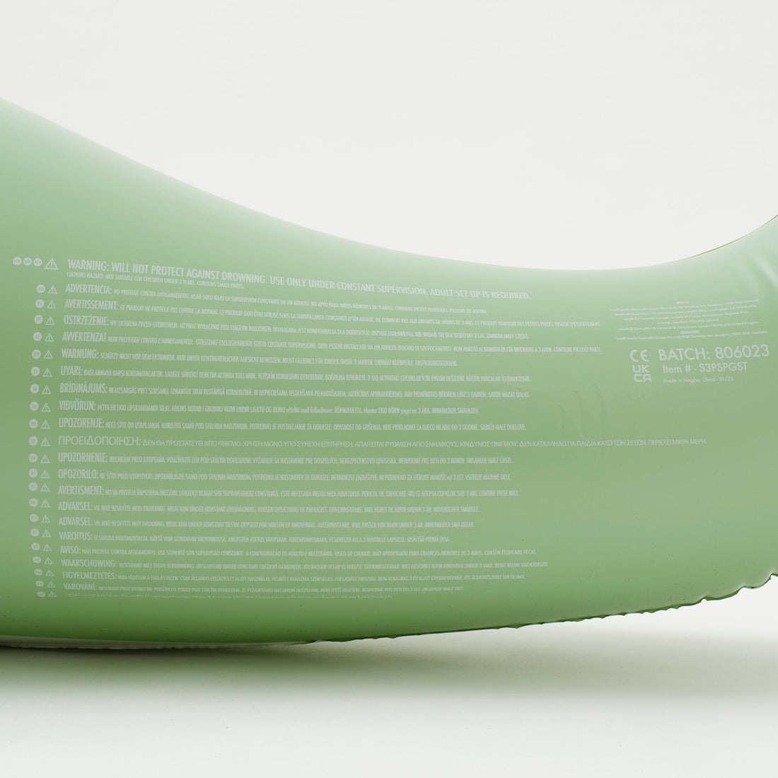 sunnylife-inflatable-giant-sprinkler-shark-tribe-khaki-sunl-s3pspgst- (5)