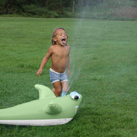 sunnylife-inflatable-sprinkler-shark-tribe-khaki-sunl-s3psprst- (11)