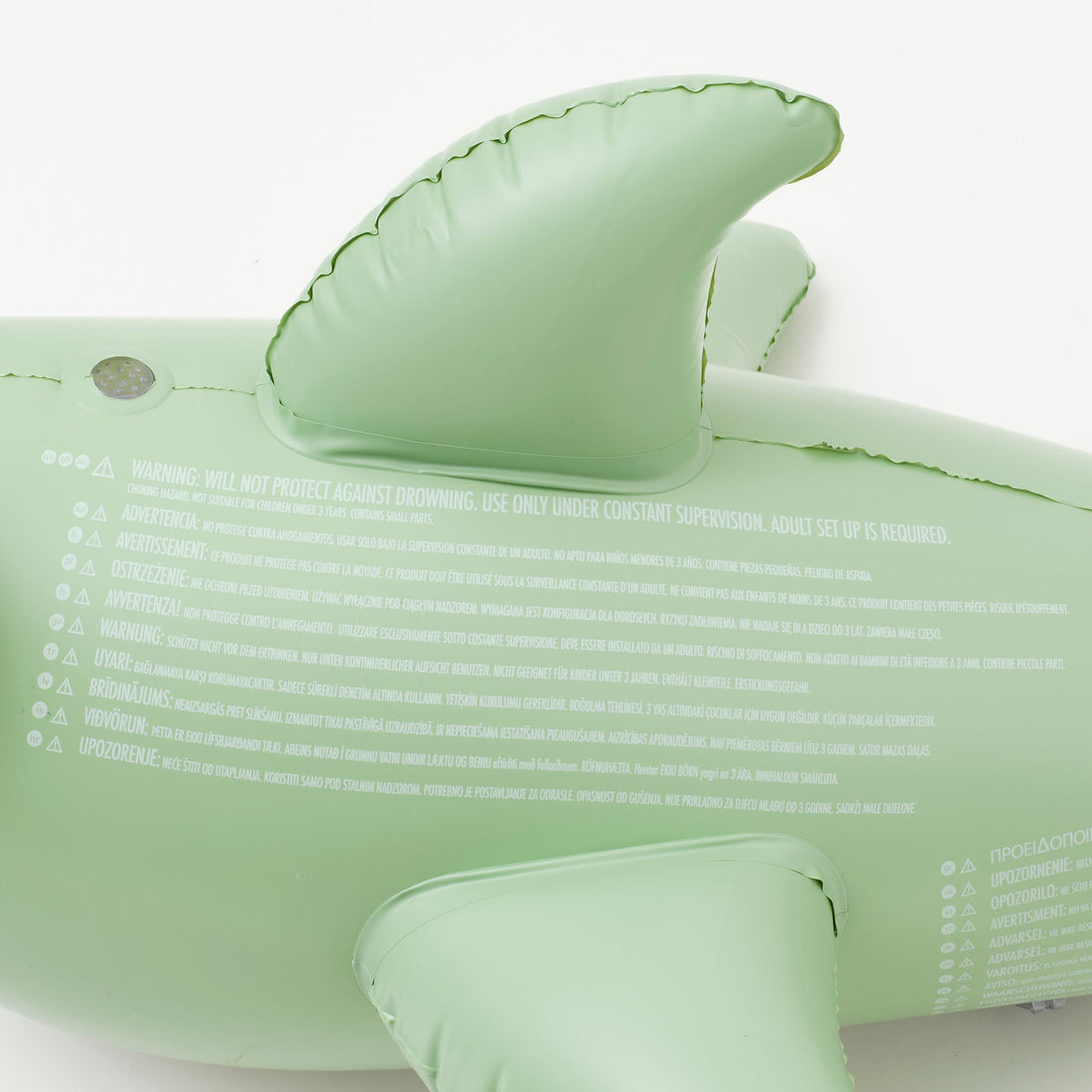 sunnylife-inflatable-sprinkler-shark-tribe-khaki-sunl-s3psprst- (5)