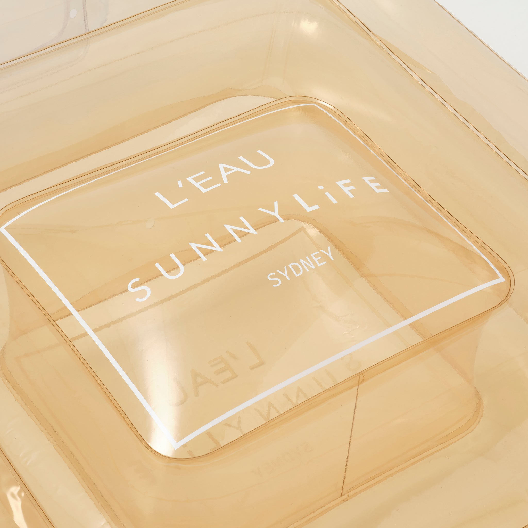 sunnylife-luxe-lie-on-float-parfum-champagne-sunl-s3lliepa- (3)