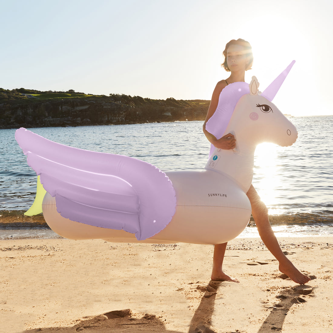 sunnylife-luxe-ride-on-float-unicorn-pastel-sunl-s3lridgu- (2)