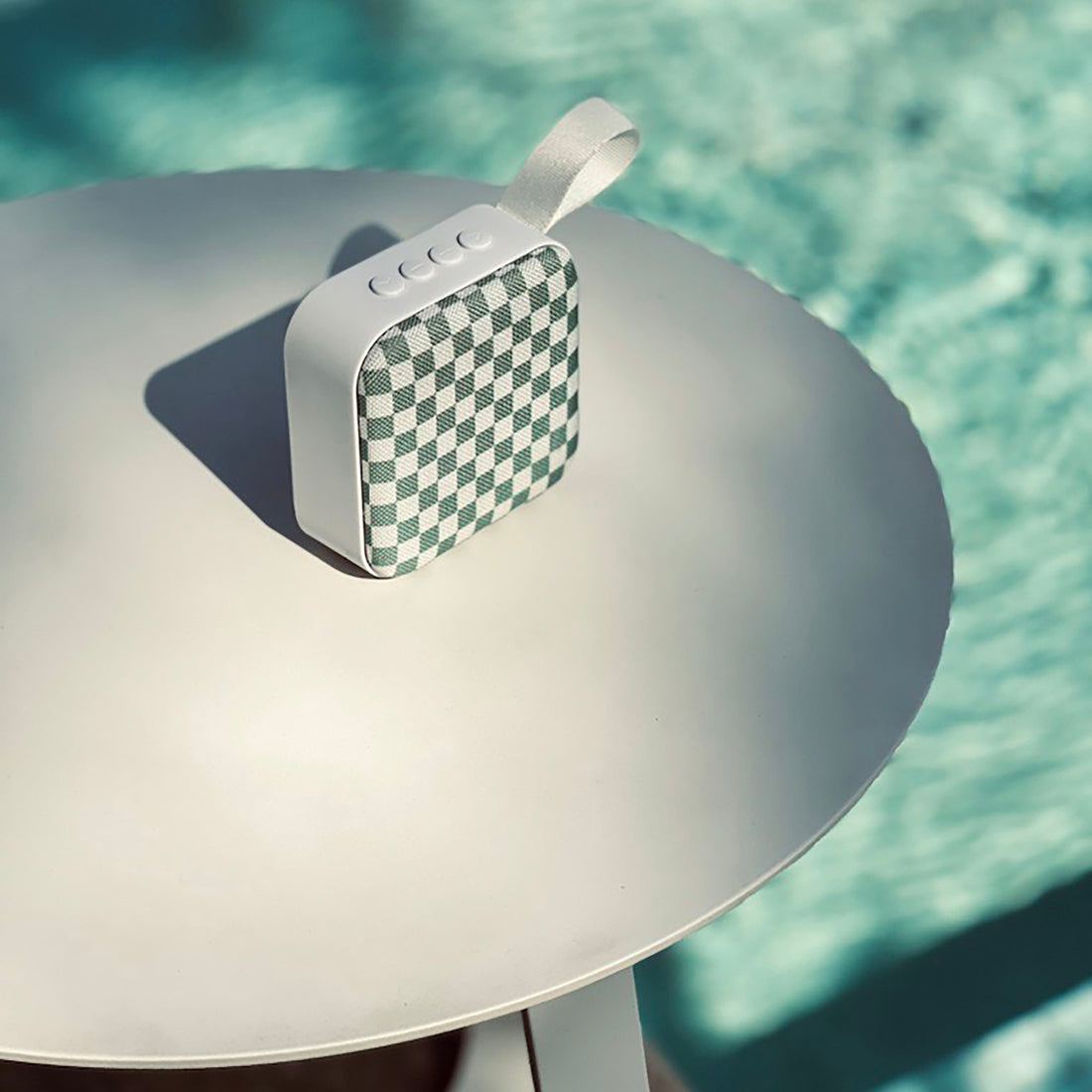 sunnylife-travel-speaker-checkerboard-sunl-s2ispkcb- (5)