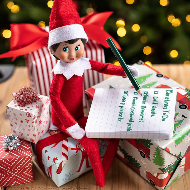 the-elf-on-the-shelf-christmas-tradition-girl-light- (8)
