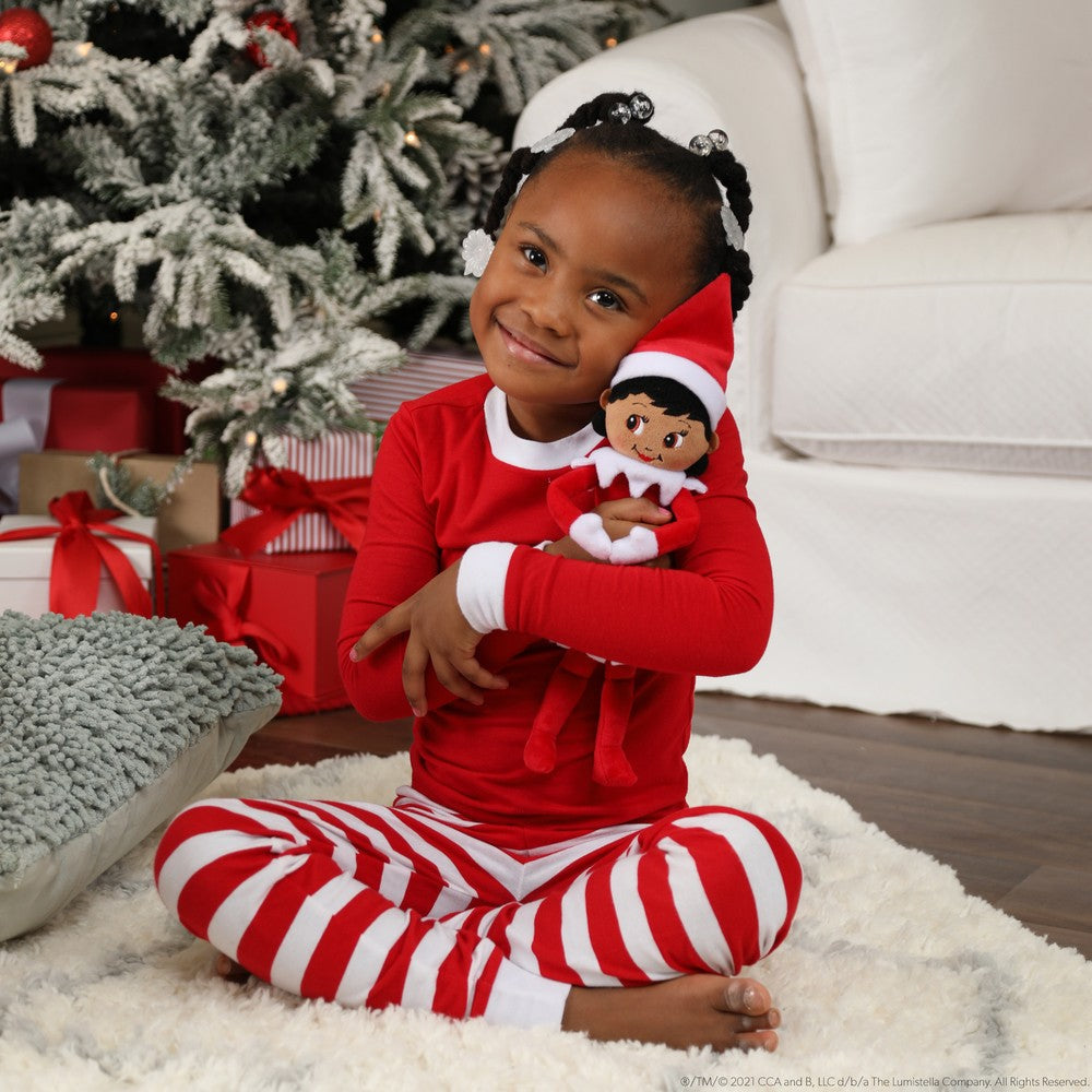 the-elf-on-the-shelf-plushee-pals-snuggler-girl-dark-tone-12-elf-ppsesgd2- (7)