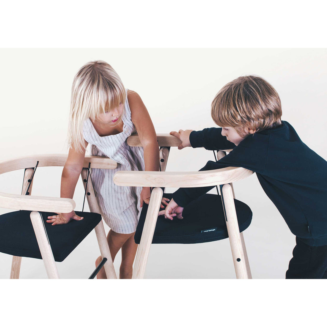 tink-things-ika-swing-chair-natrual-wood-small-tink-004- (5)
