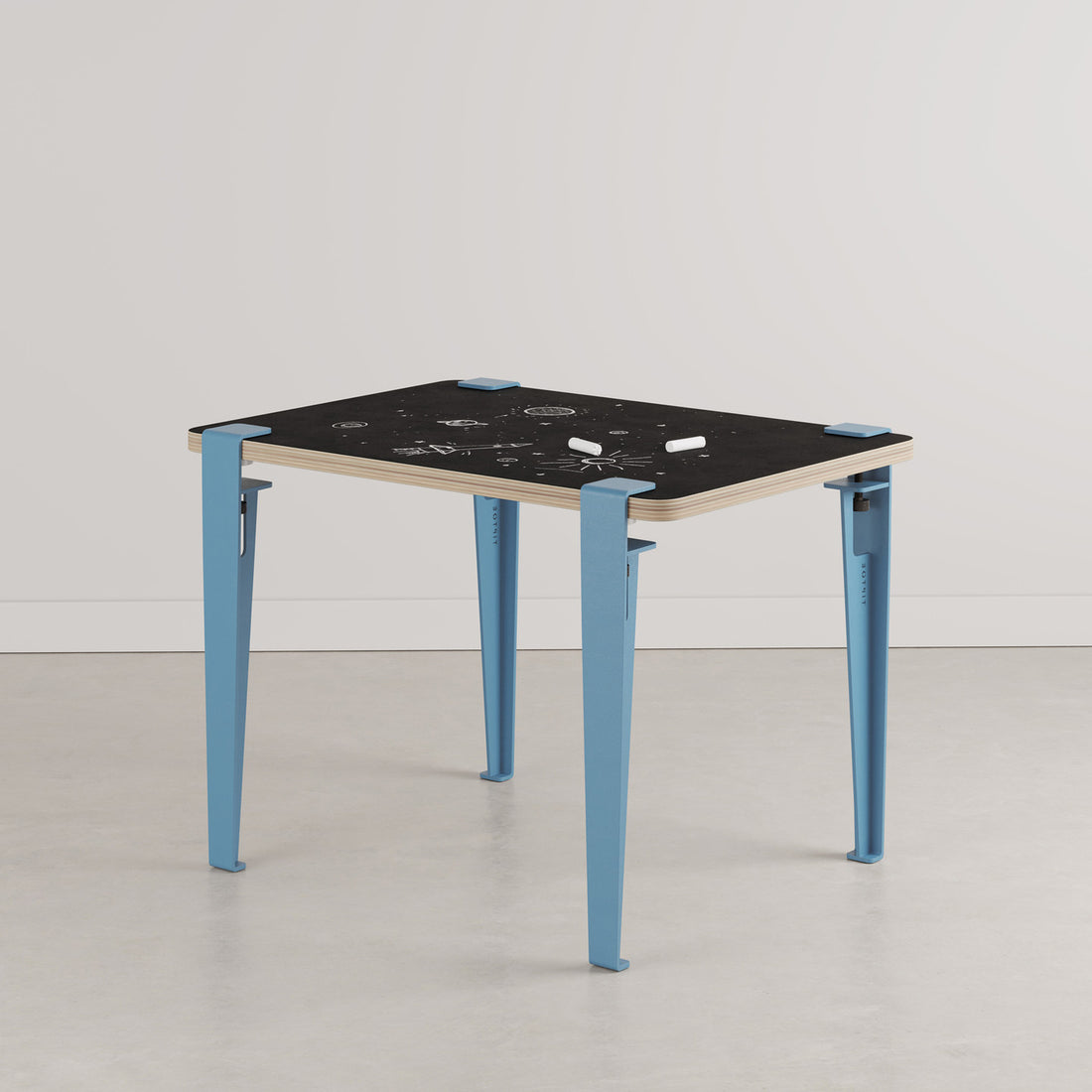 tiptoe-kids-desk-virce-versa-blackboar-&-white-tabletop-with-legs-whale-blue-70x50cm-tipt-stt07005023p02-tle050st1mz450- (1)
