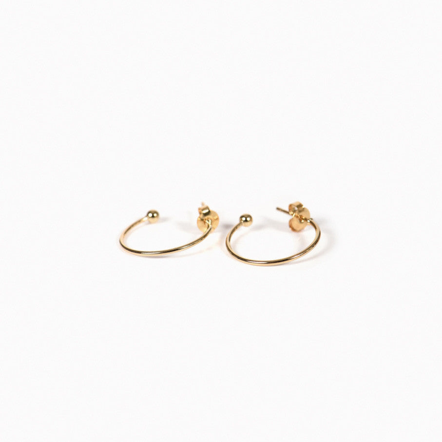 titlee-soho-creoles-hoop-earrings-01