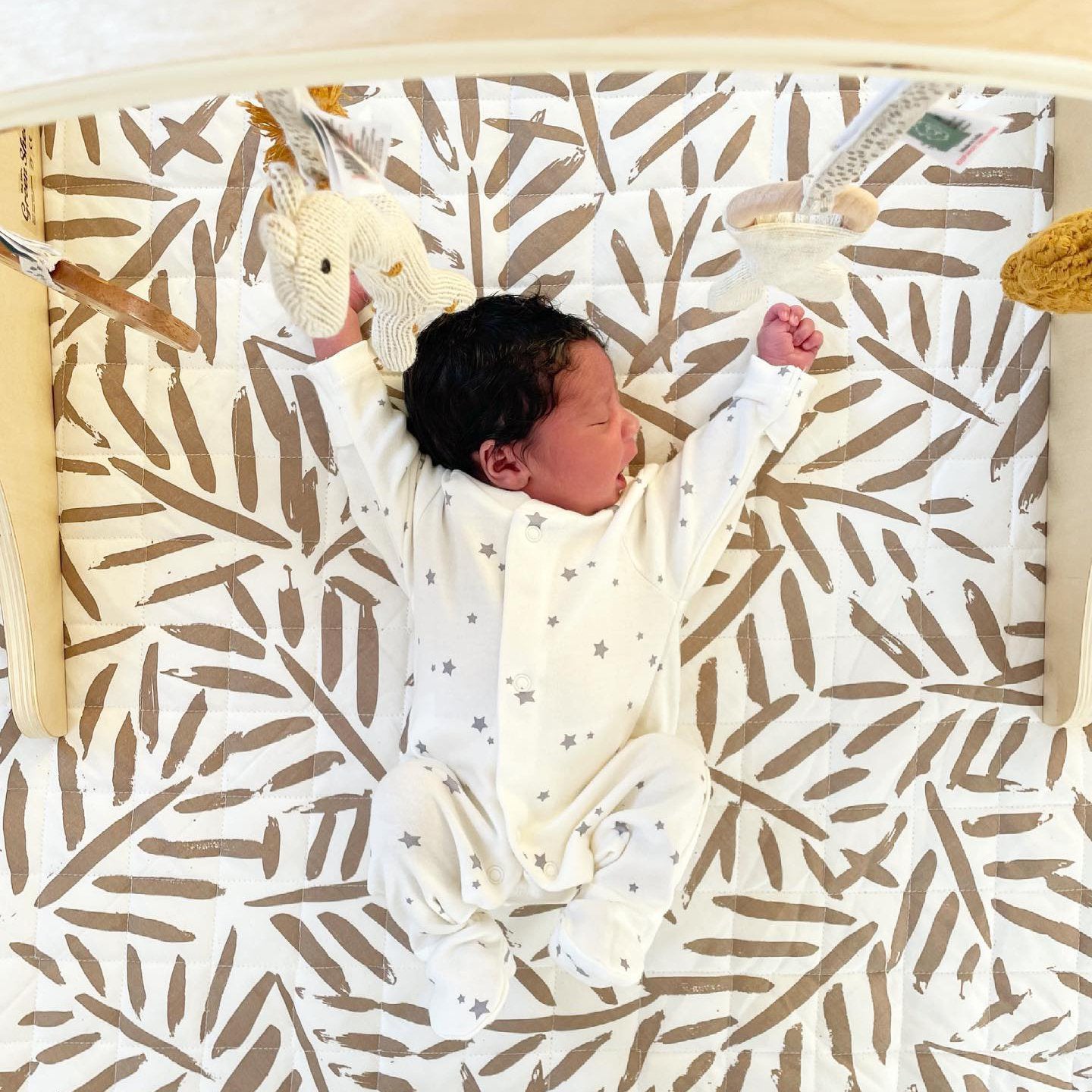 toddlekind-luxe-diaper-free-mat-tan-123cm- (7)