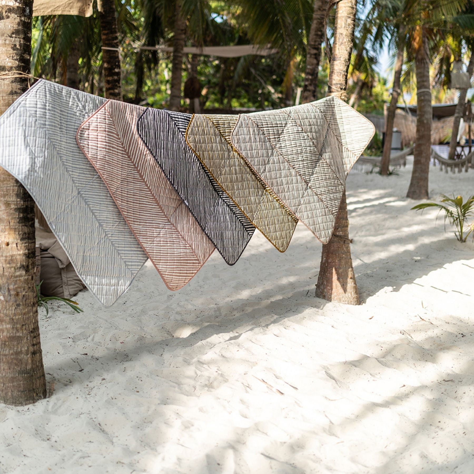 toddlekind-waterproof-organic-travel-mat-anchor-120x120cm- (10)