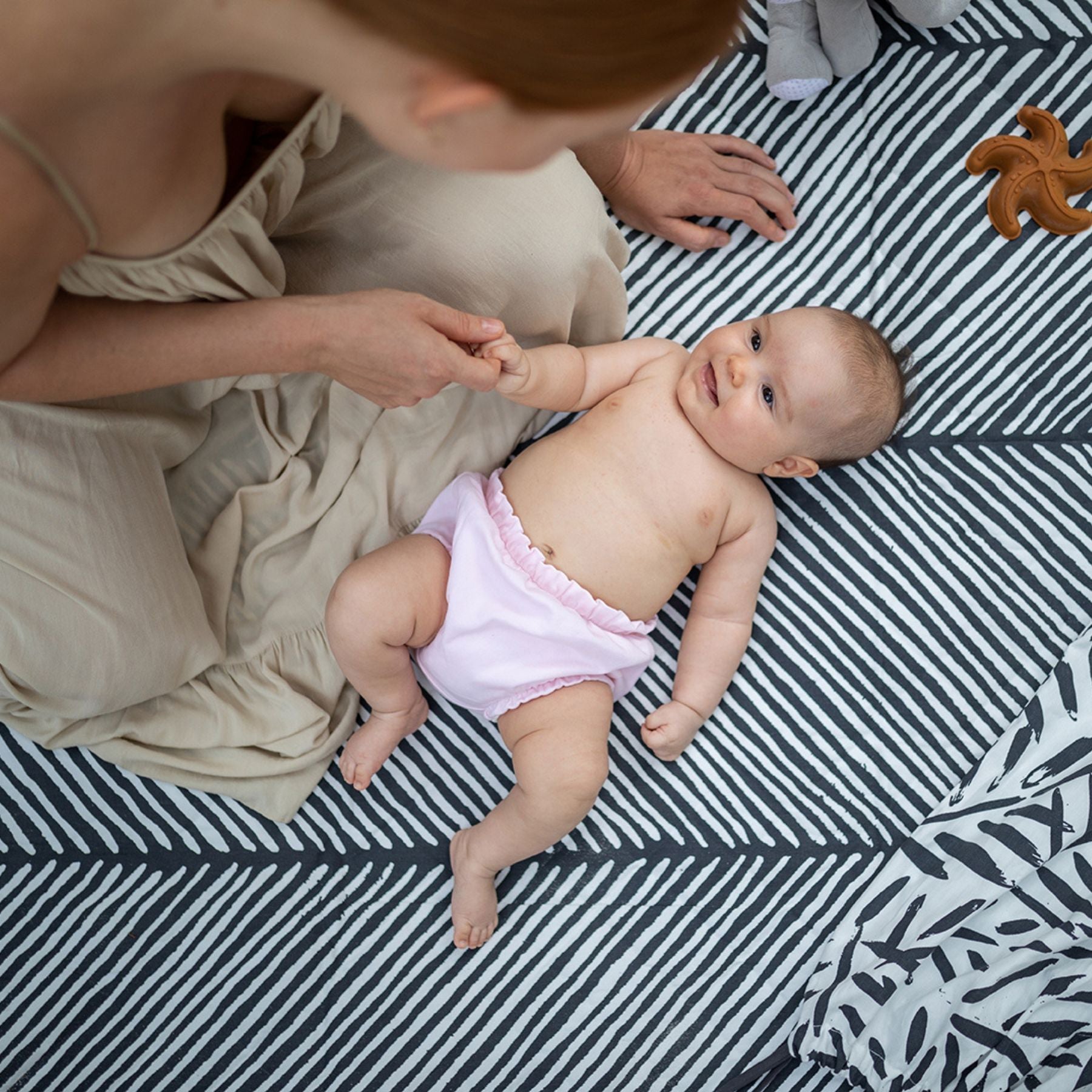 toddlekind-waterproof-organic-travel-mat-anchor-120x120cm- (7)