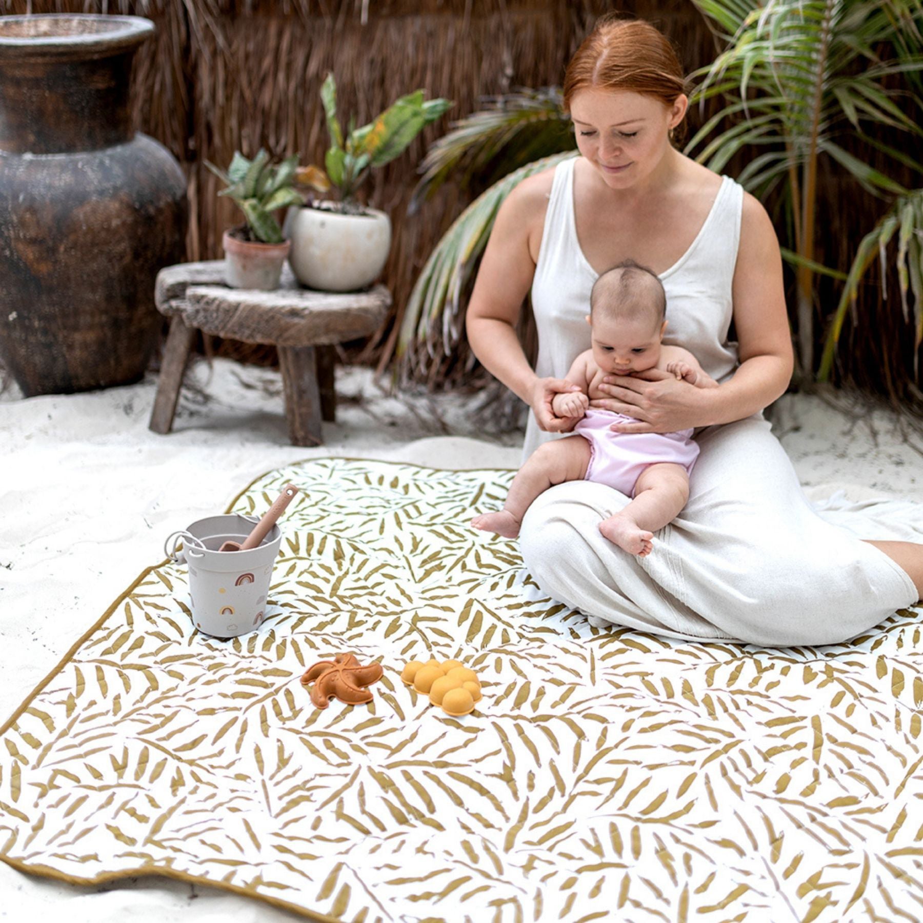 toddlekind-waterproof-organic-travel-mat-sand-castle-120x120cm- (8)