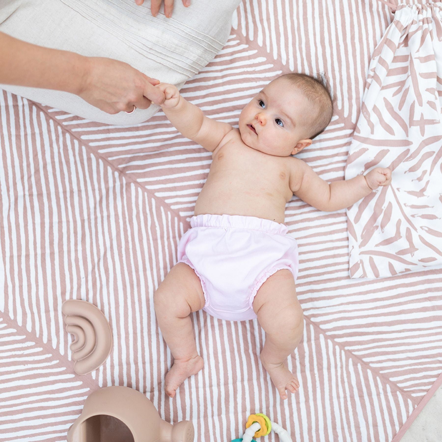 toddlekind-waterproof-organic-travel-mat-sea-shell-120x120cm- (5)
