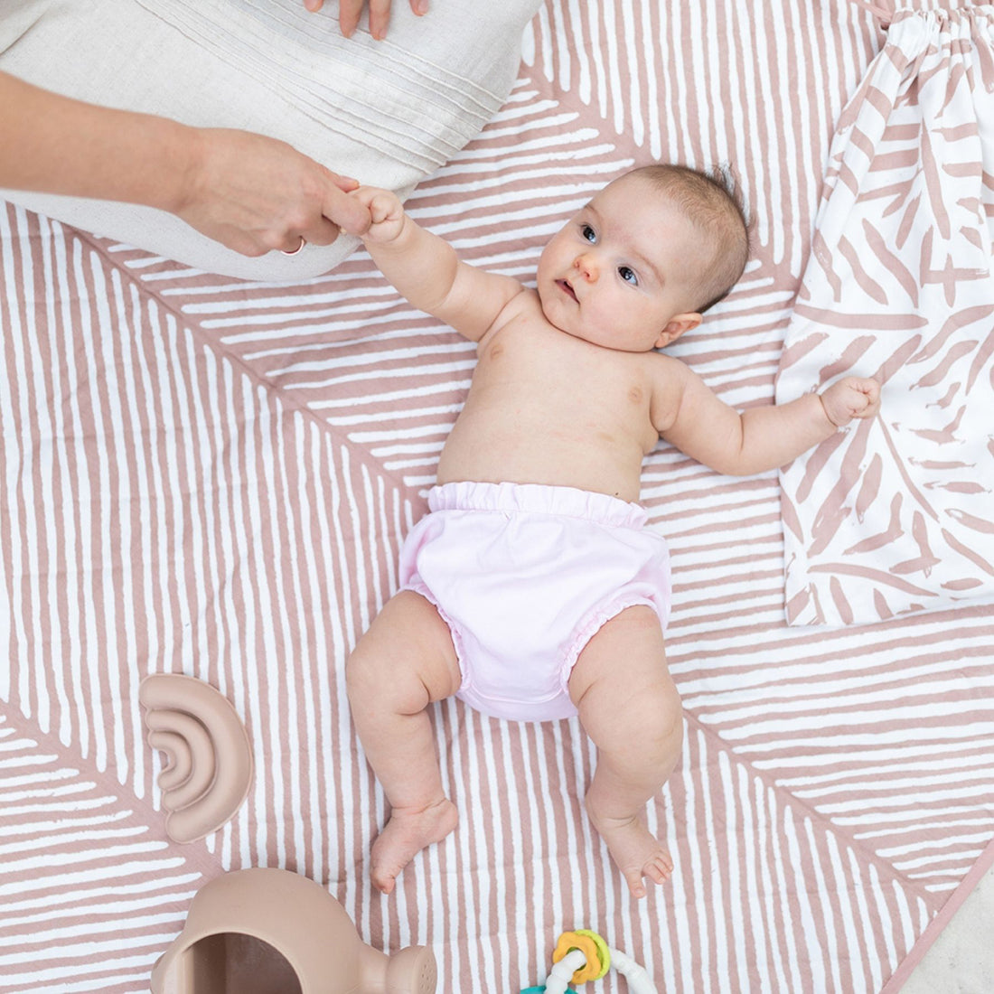 toddlekind-waterproof-organic-travel-mat-sea-shell-120x120cm- (5)