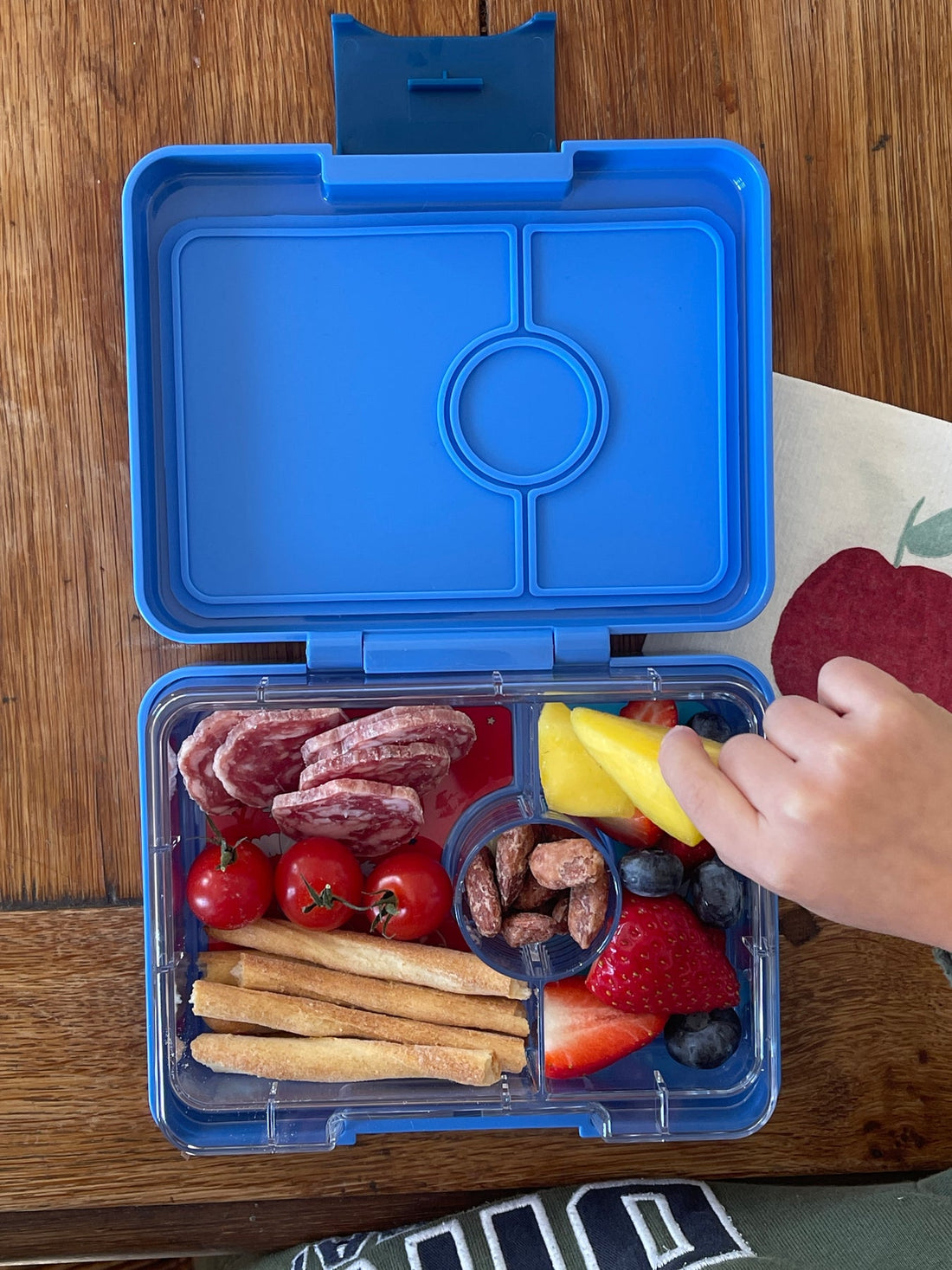 Yumbox Mini Snack 3-Compartment Lunch Box - True Blue Star Print External Cover with Rocket Tray