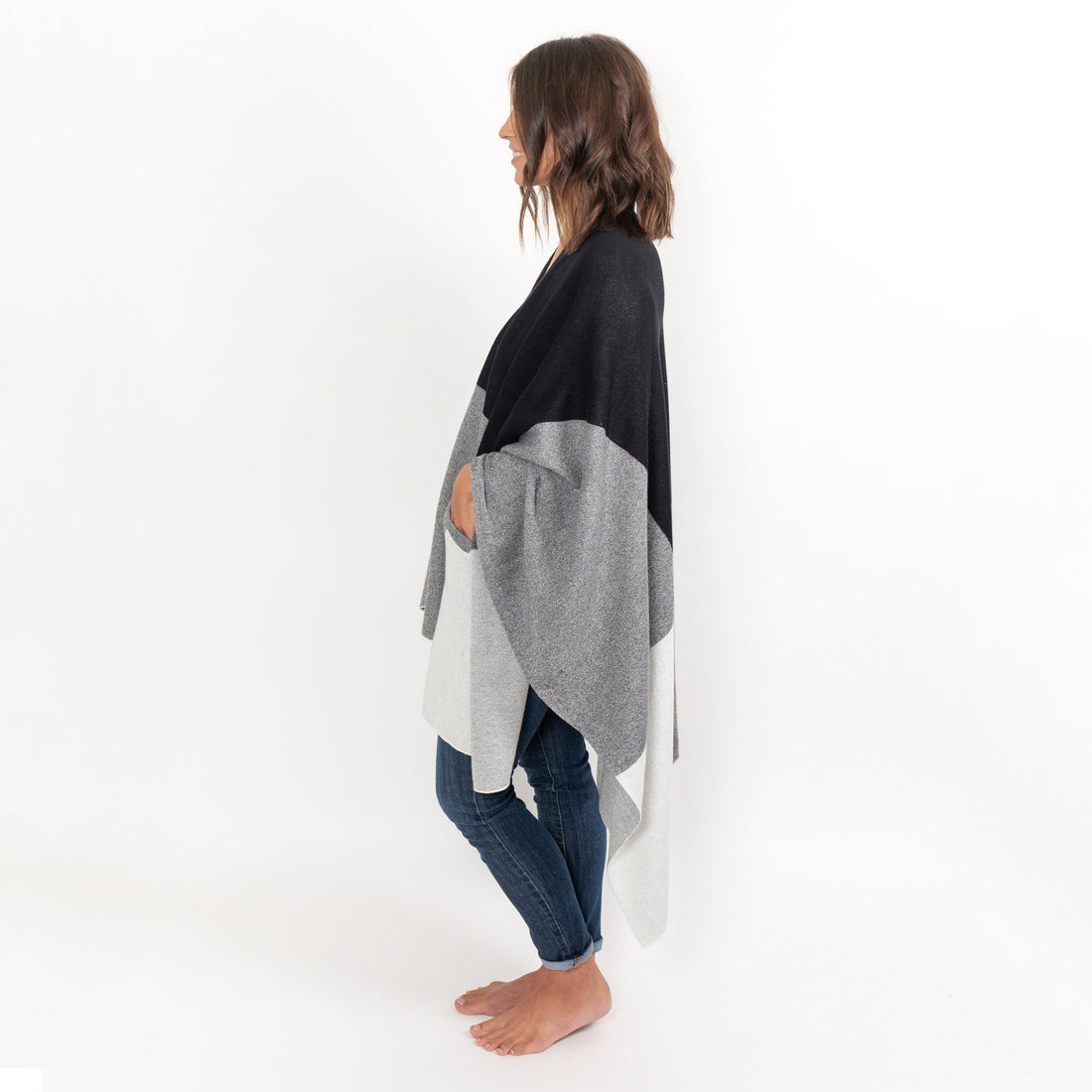 zestt-blanket-travel-wrap-black-colorblock- (2)